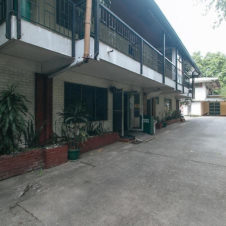Reddoorz At Broadway Court Apartelle كويزون سيتي المظهر الخارجي الصورة