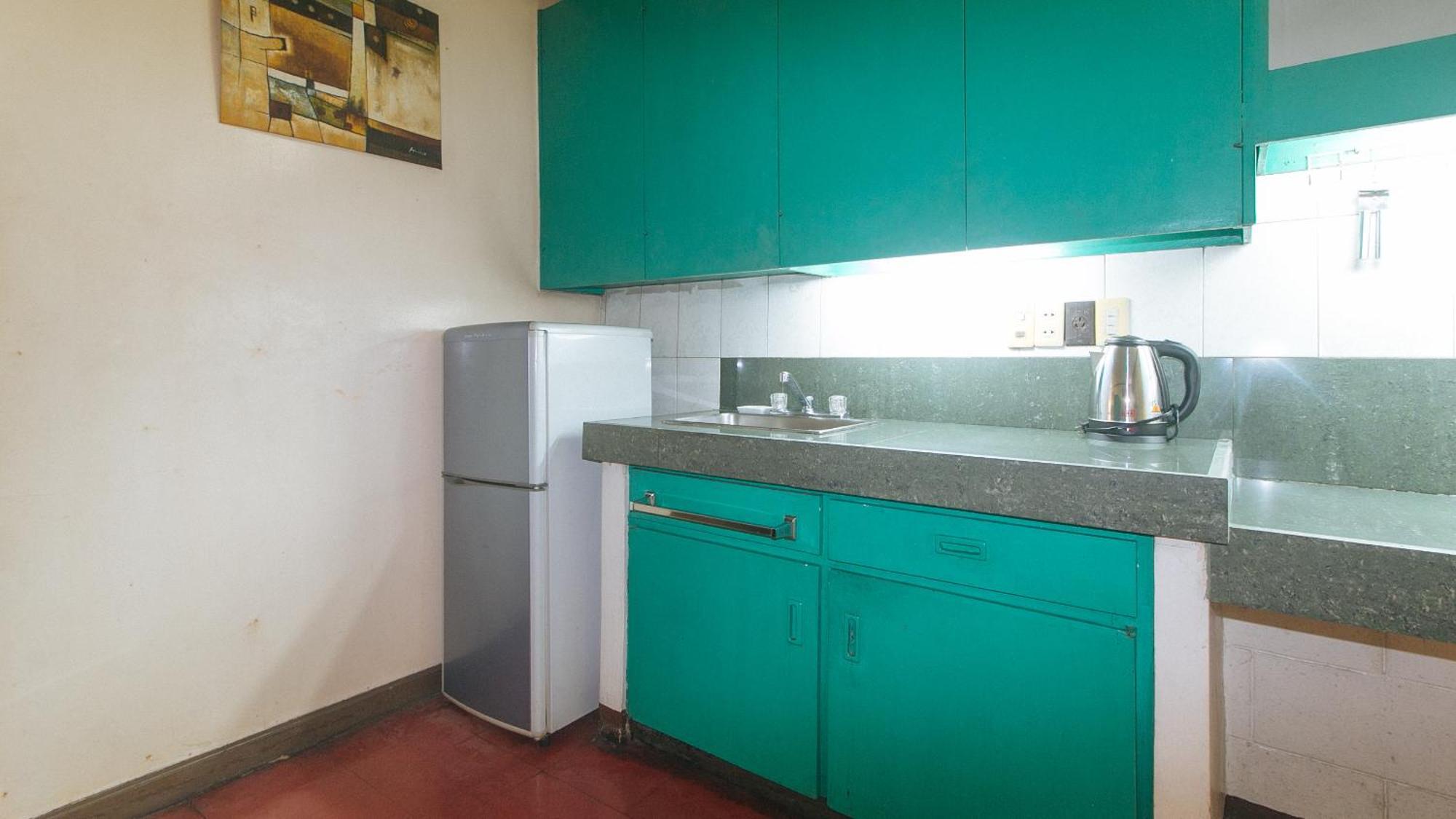 Reddoorz At Broadway Court Apartelle كويزون سيتي المظهر الخارجي الصورة