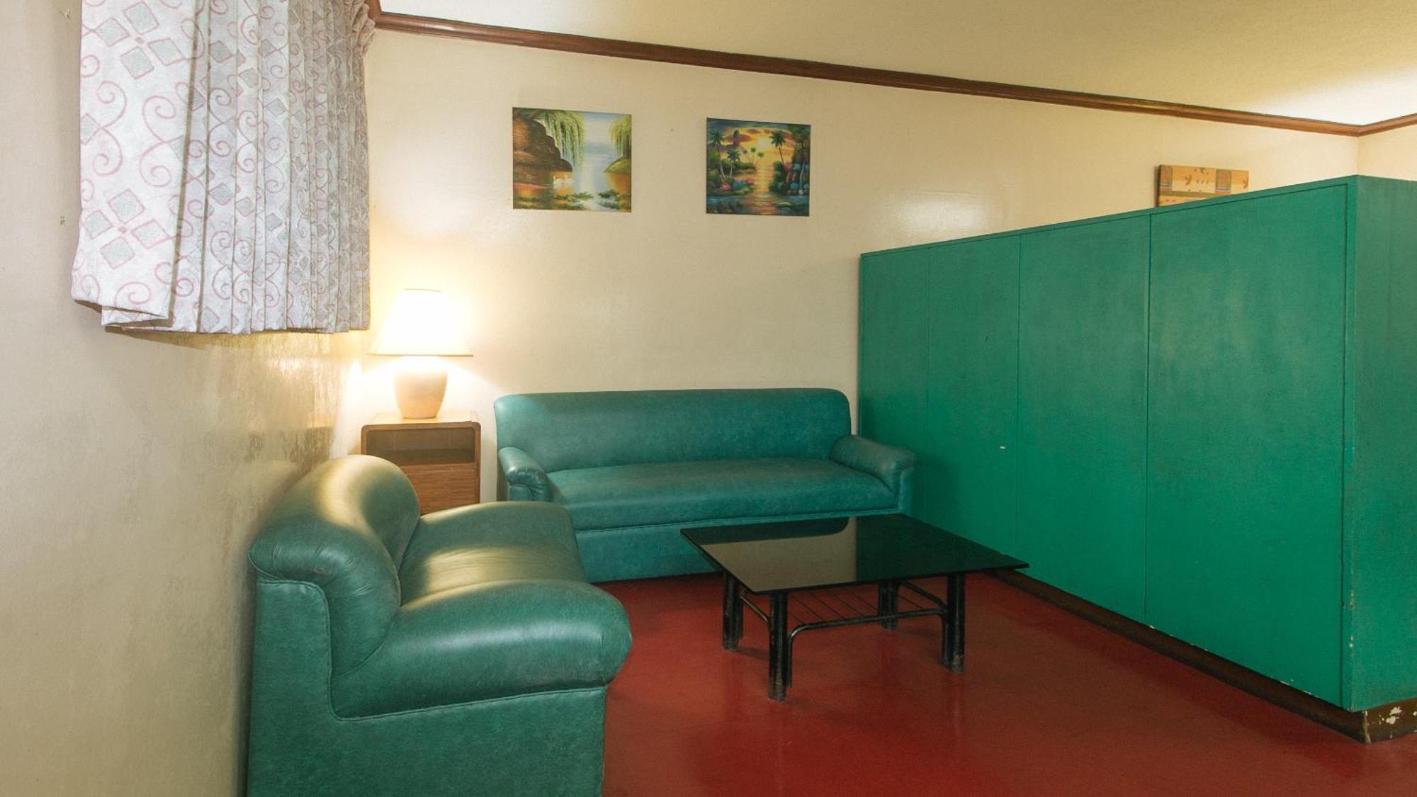 Reddoorz At Broadway Court Apartelle كويزون سيتي المظهر الخارجي الصورة