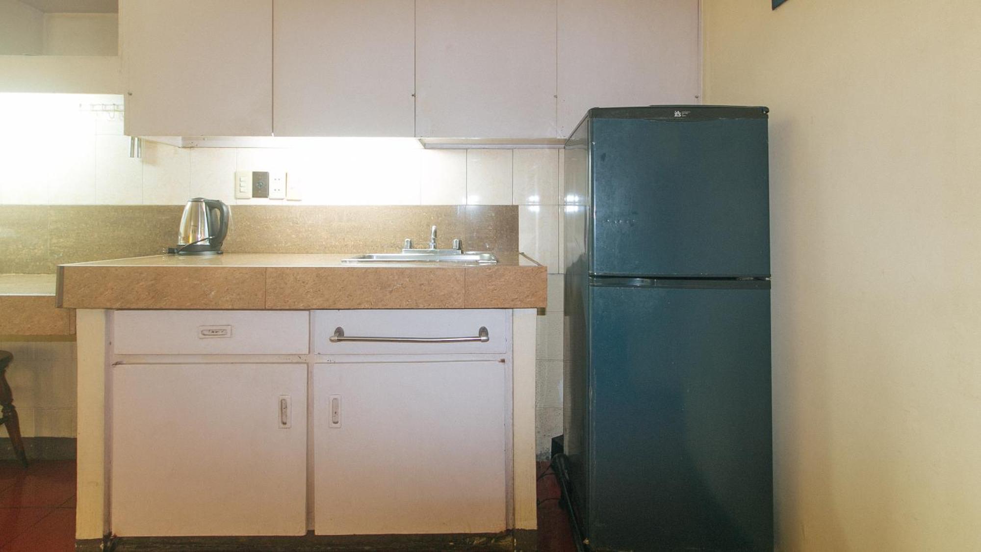Reddoorz At Broadway Court Apartelle كويزون سيتي المظهر الخارجي الصورة