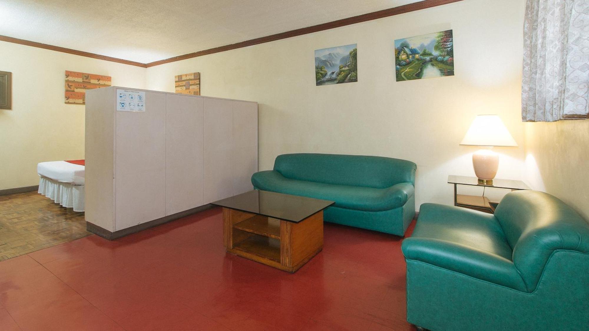 Reddoorz At Broadway Court Apartelle كويزون سيتي المظهر الخارجي الصورة