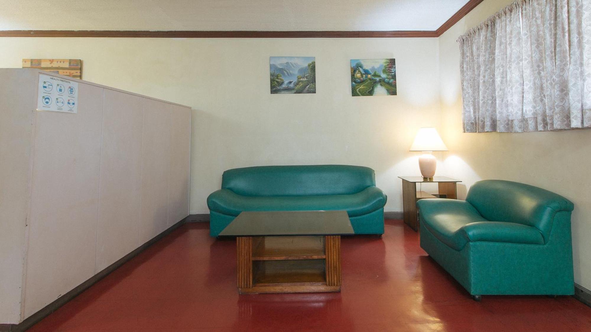 Reddoorz At Broadway Court Apartelle كويزون سيتي المظهر الخارجي الصورة