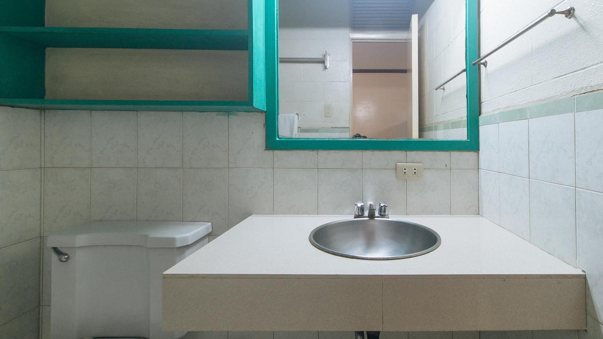 Reddoorz At Broadway Court Apartelle كويزون سيتي المظهر الخارجي الصورة