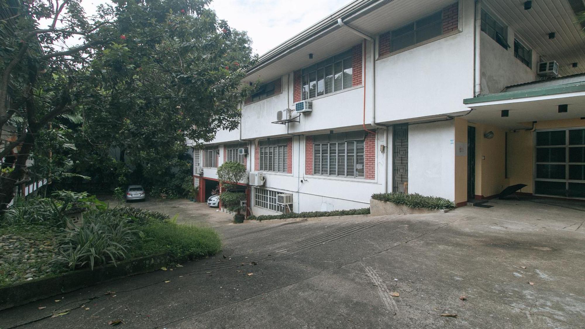 Reddoorz At Broadway Court Apartelle كويزون سيتي المظهر الخارجي الصورة
