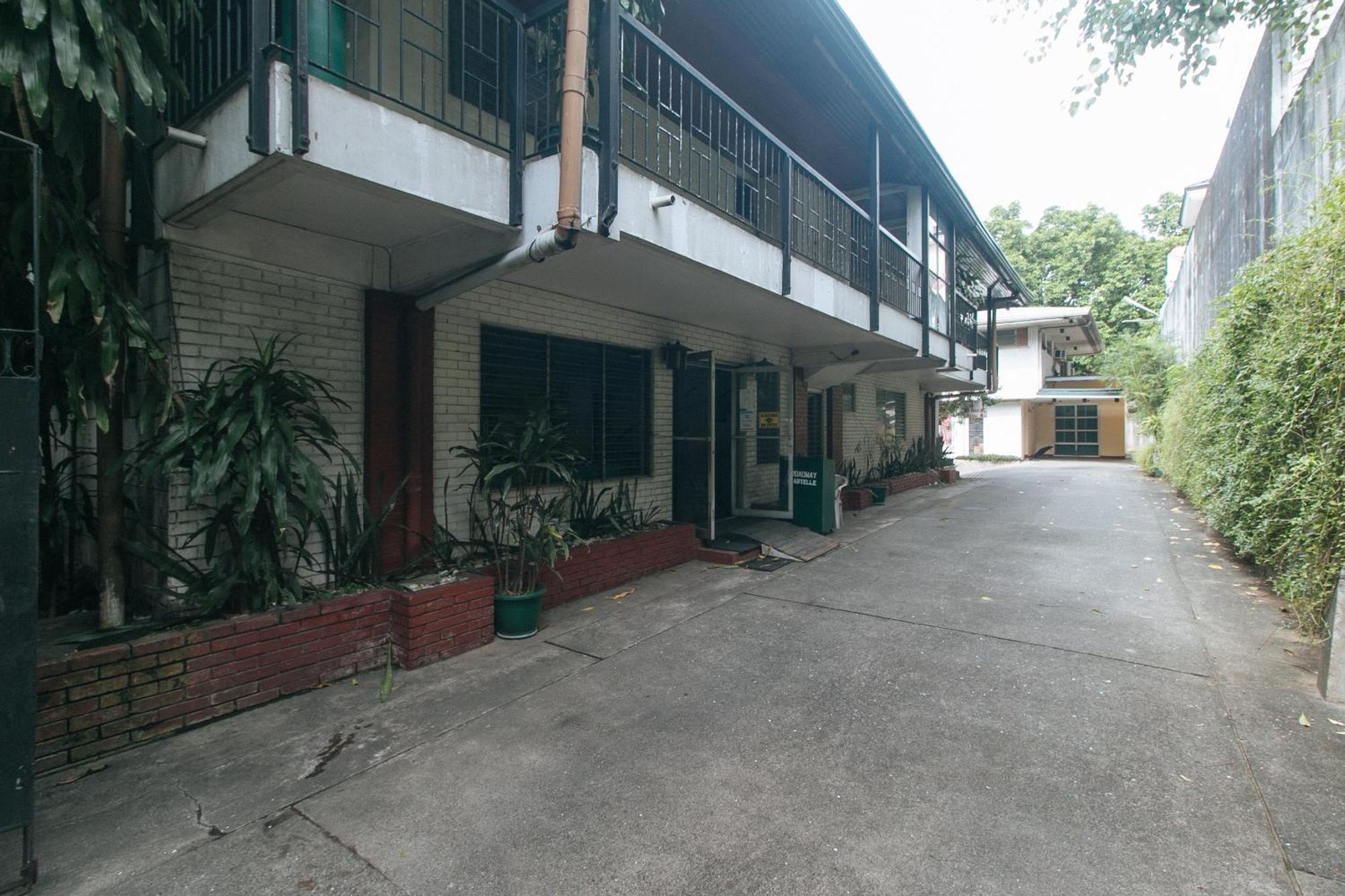 Reddoorz At Broadway Court Apartelle كويزون سيتي المظهر الخارجي الصورة